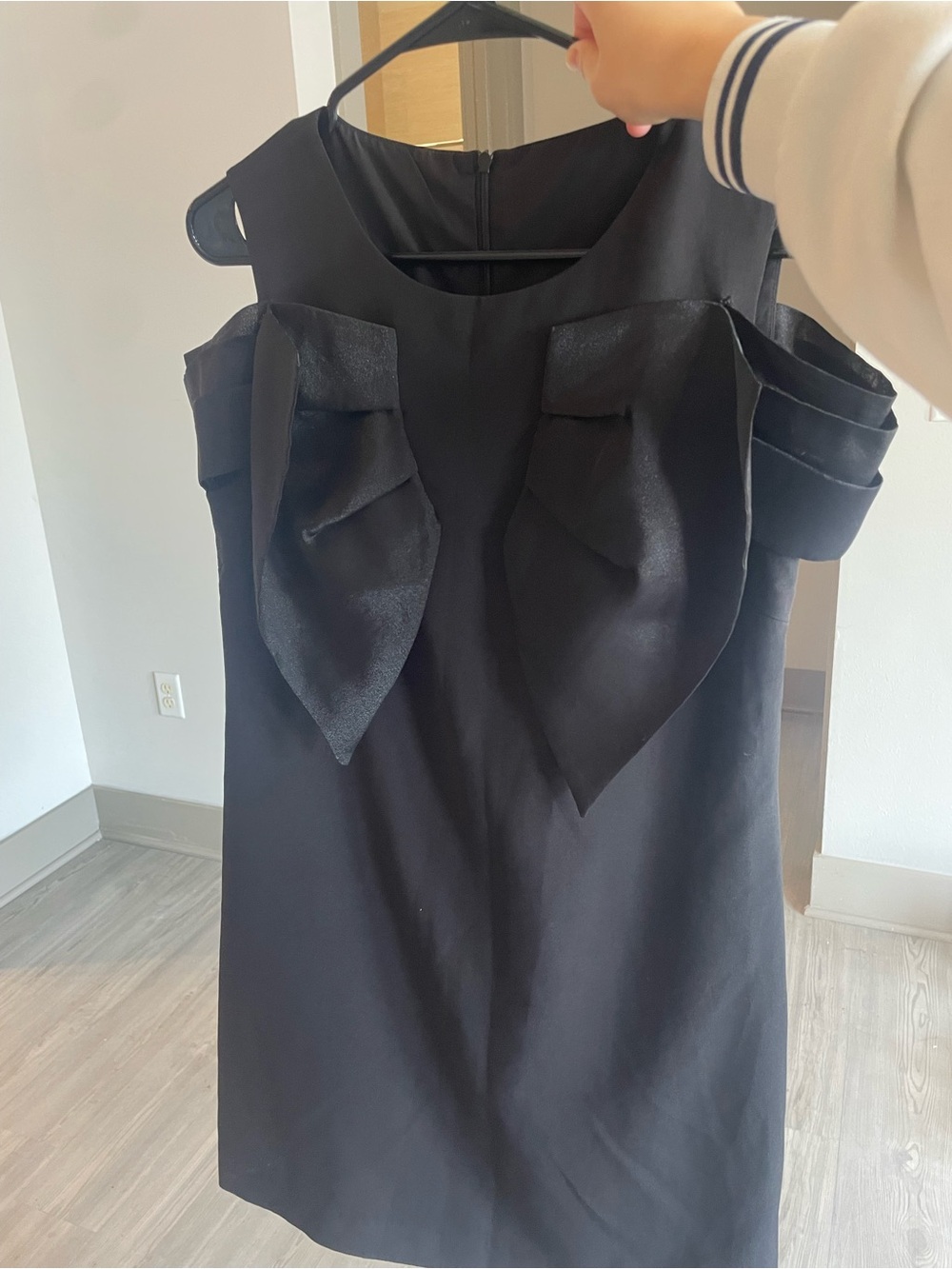 Black Sleeveless Bow-Accent Dress